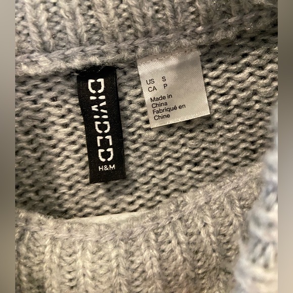 H&M Sweater - Picture 2 of 3